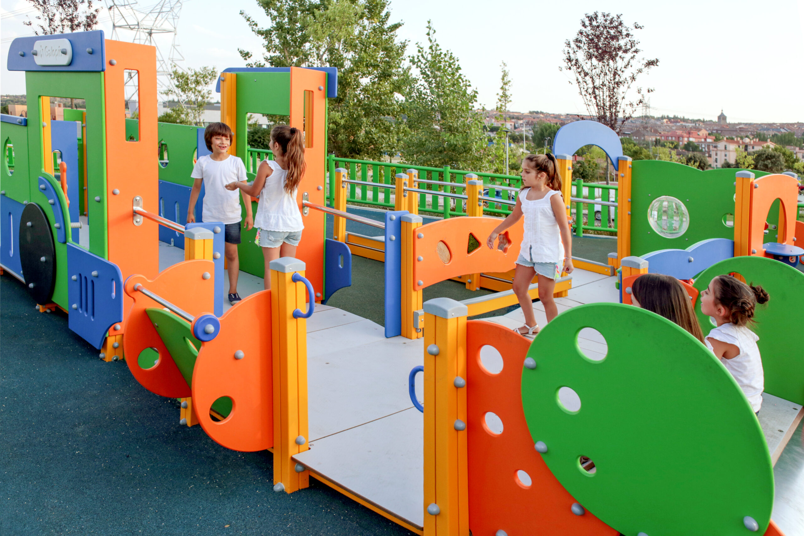  “Diseño de áreas de juego natural integradas en el paisaje por Galopín”